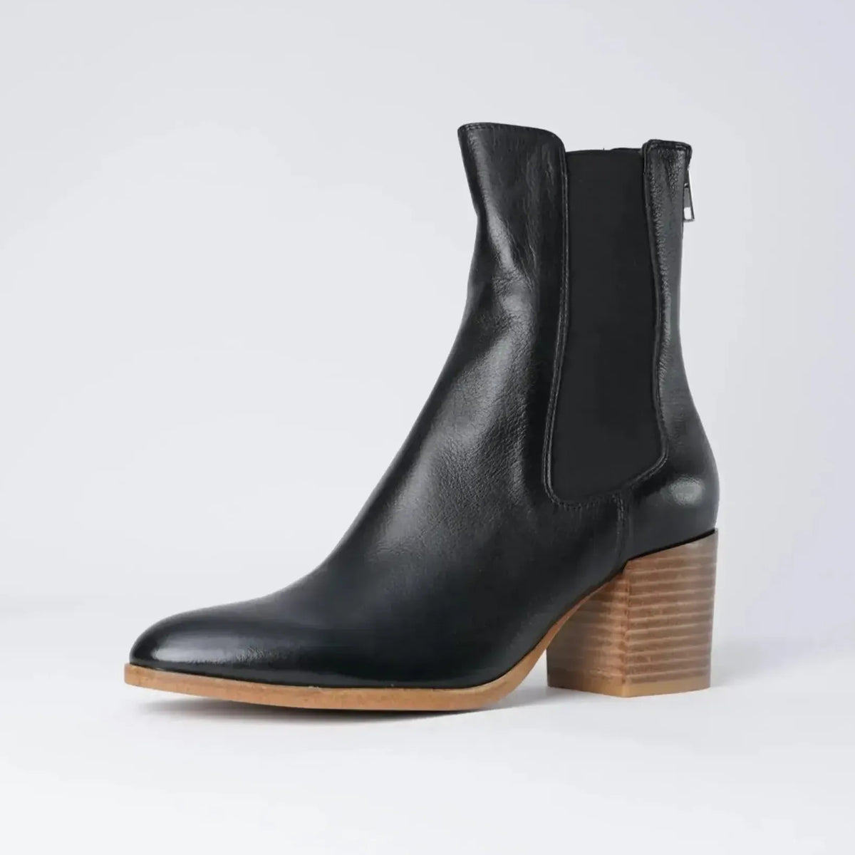 Zoltan Black / Natural Leather Chelsea Boots - Shouz