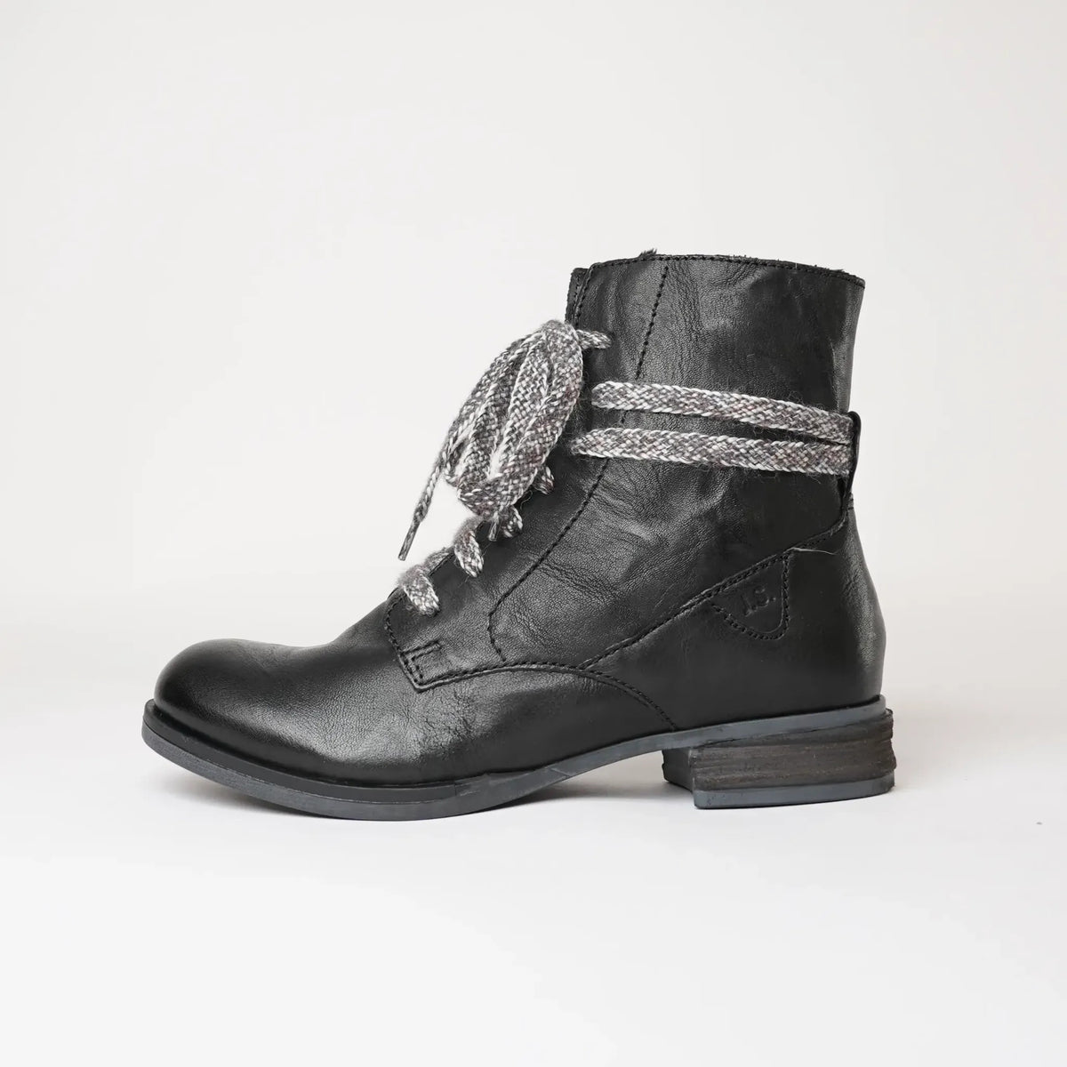 Sanja 18 Black Leather Ankle Boots